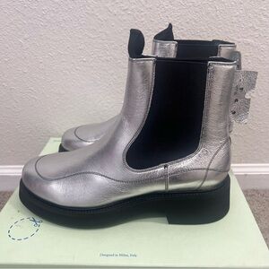 $995 OFF-WHITE SILVER LAMINATE CHELSEA BOOTS Size 39
